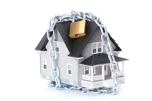 Lis Pendens Locks Real Estate