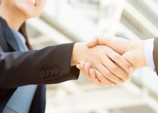 Image of two peple shaking hands. | Keystone Law