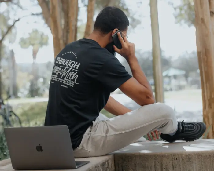 executor working and taking a call on the go
